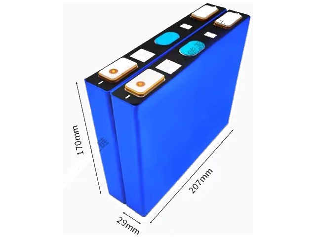 Gotion LFP27175200 105Ah 3.2V prismatic LiFePO4 cells used in XINGYAN forklift traction batteries